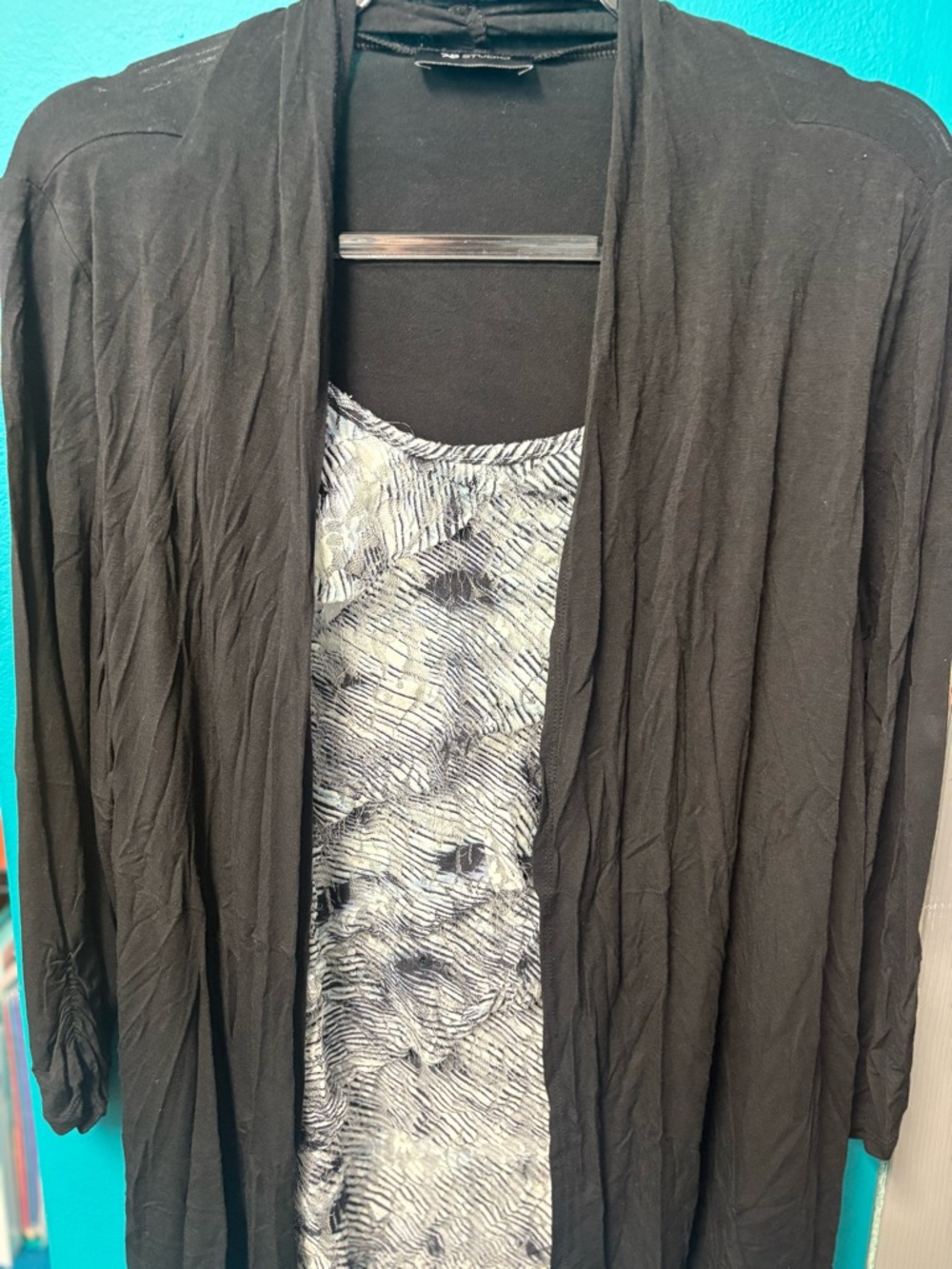 AB Studio Pink and White Geometric Print Blouse/layered black and white blouse - Picture 3 of 4